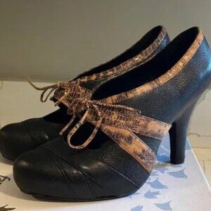 Pin Up Style! Faryl Robin Versailles Lace Up Heels- 9.5
